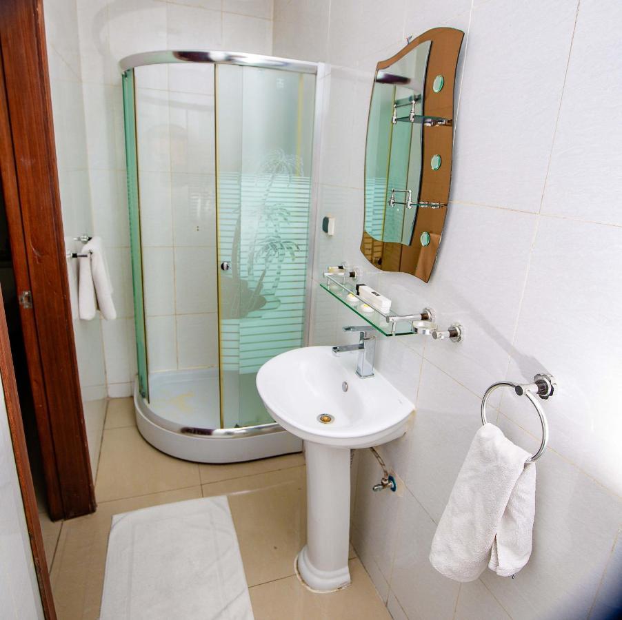 Hotel Everest Rd Congo Kinshasa Kültér fotó